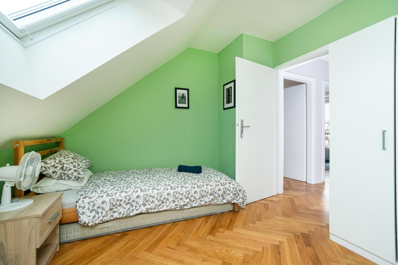 Central, Spacious, Modern 5 Bedrm Duplex W/Balcony Prag Eksteriør billede