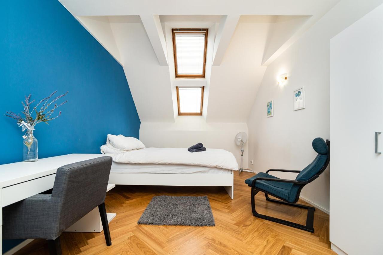 Central, Spacious, Modern 5 Bedrm Duplex W/Balcony Prag Eksteriør billede